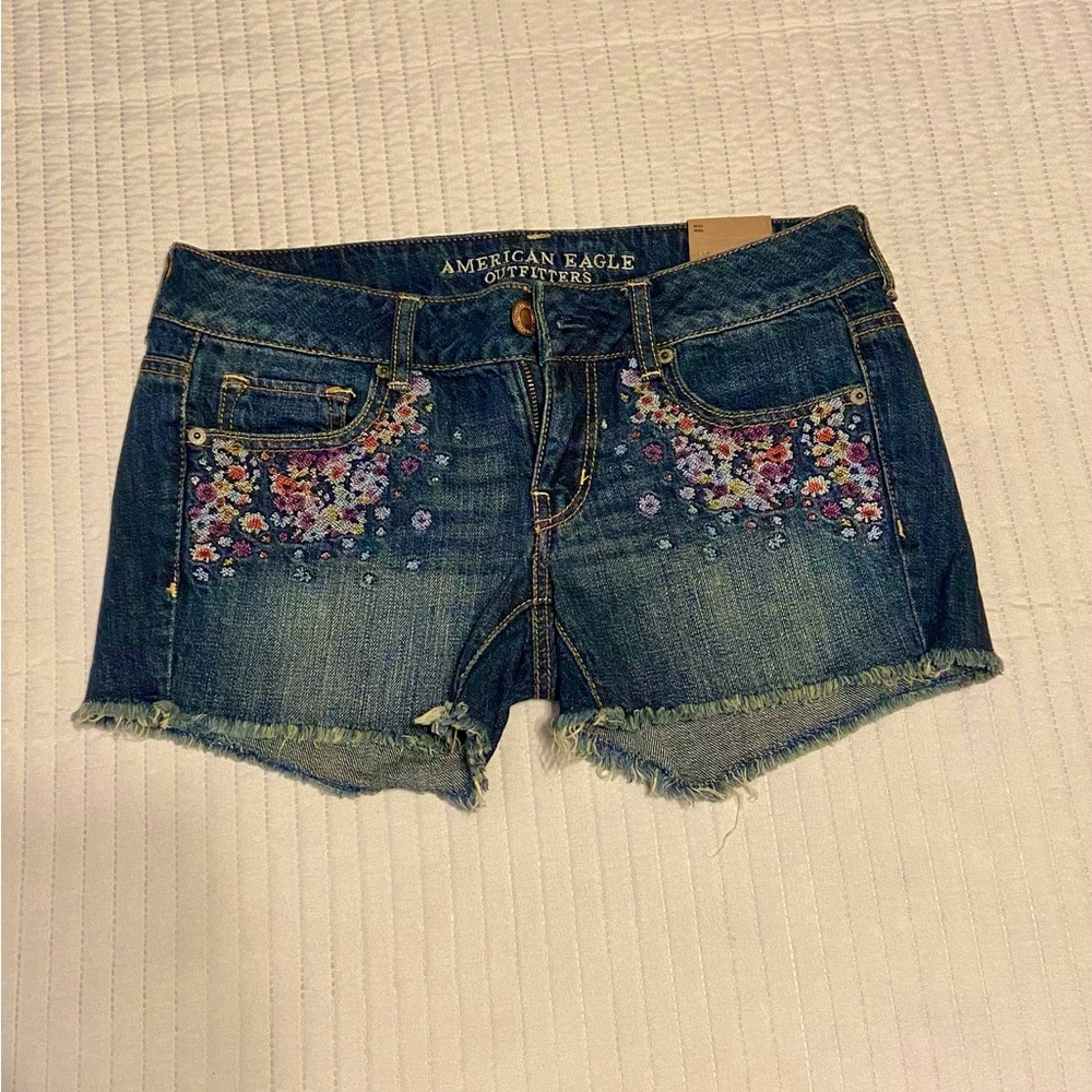 NWT American Eagle midi shorts